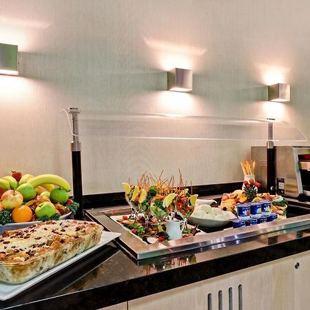 Holiday Inn Guelph Hotel & Conference Centre, An Ihg Hotel Esterno foto