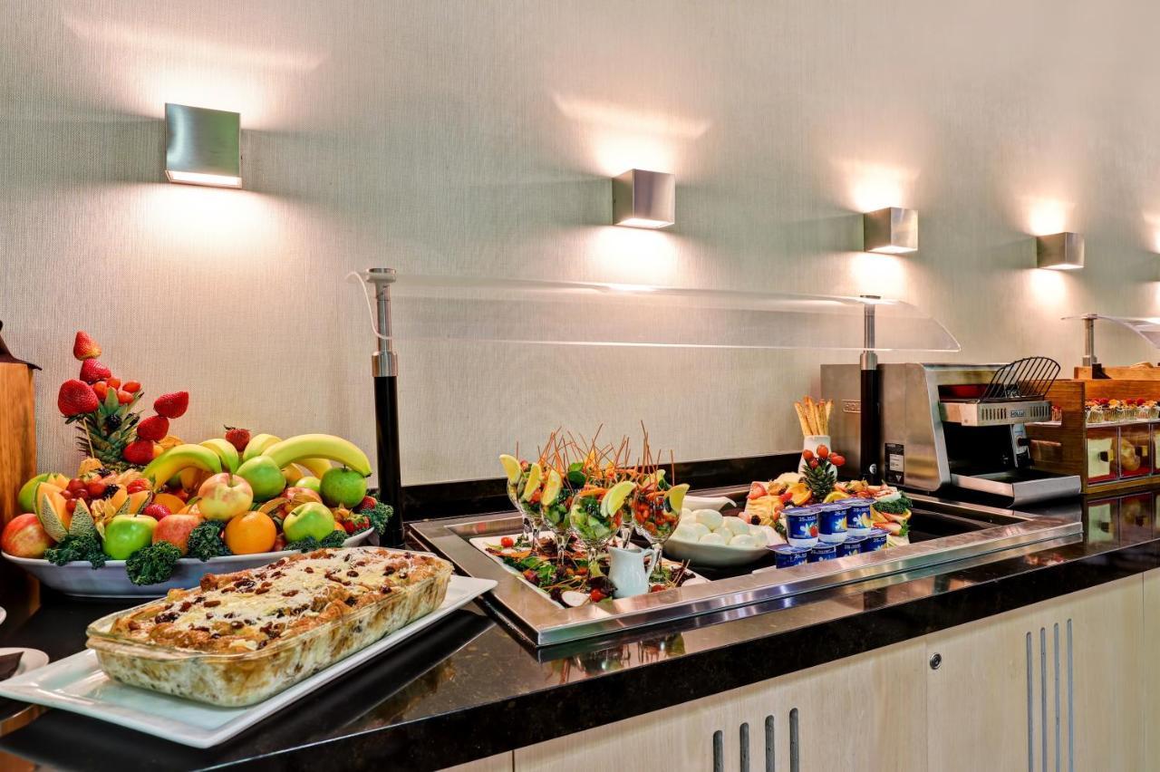 Holiday Inn Guelph Hotel & Conference Centre, An Ihg Hotel Esterno foto