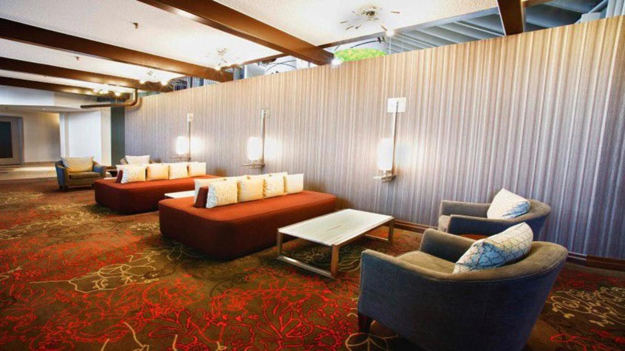 Holiday Inn Guelph Hotel & Conference Centre, An Ihg Hotel Esterno foto