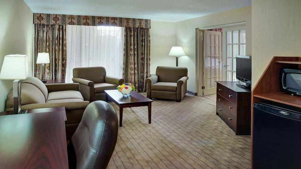 Holiday Inn Guelph Hotel & Conference Centre, An Ihg Hotel Esterno foto