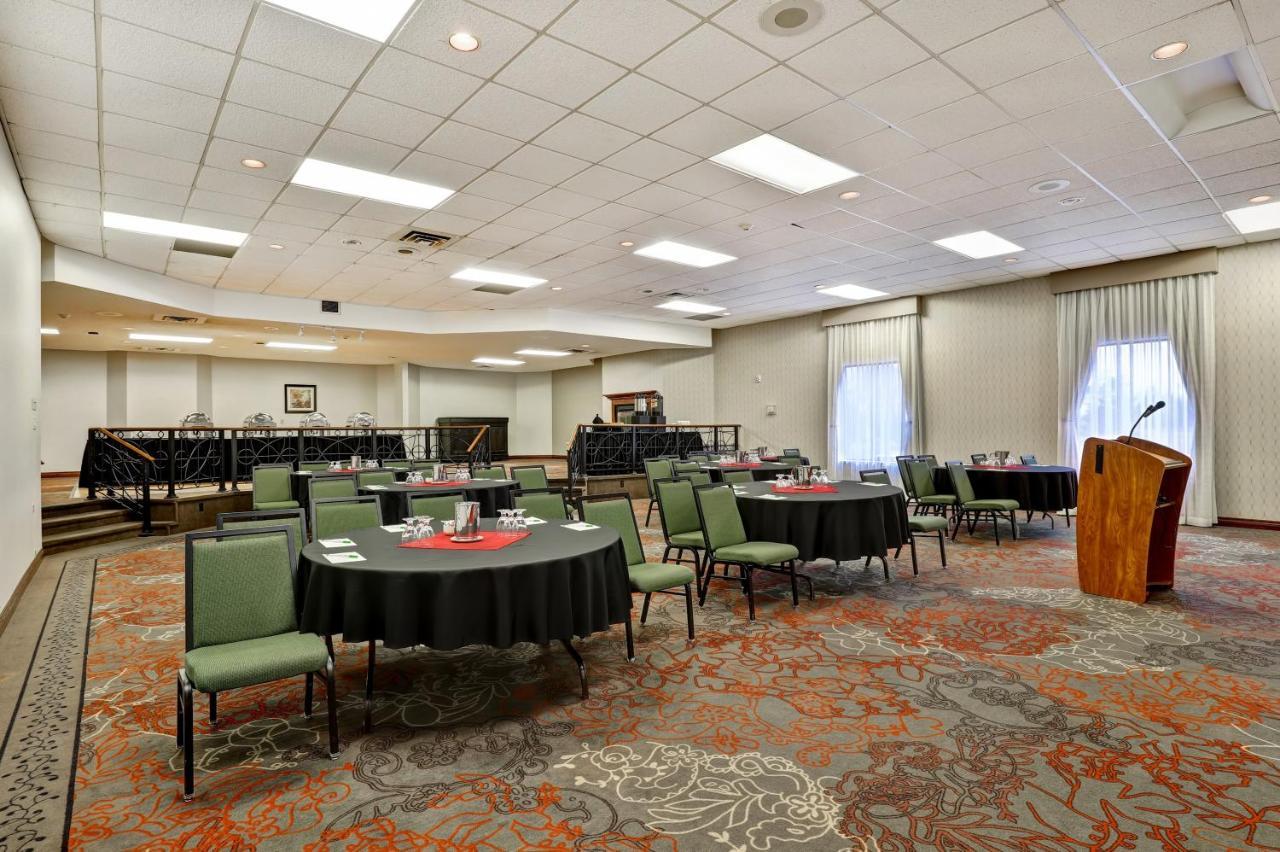 Holiday Inn Guelph Hotel & Conference Centre, An Ihg Hotel Esterno foto
