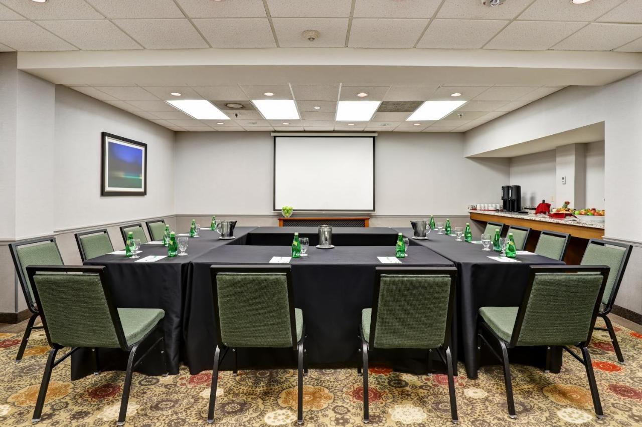 Holiday Inn Guelph Hotel & Conference Centre, An Ihg Hotel Esterno foto
