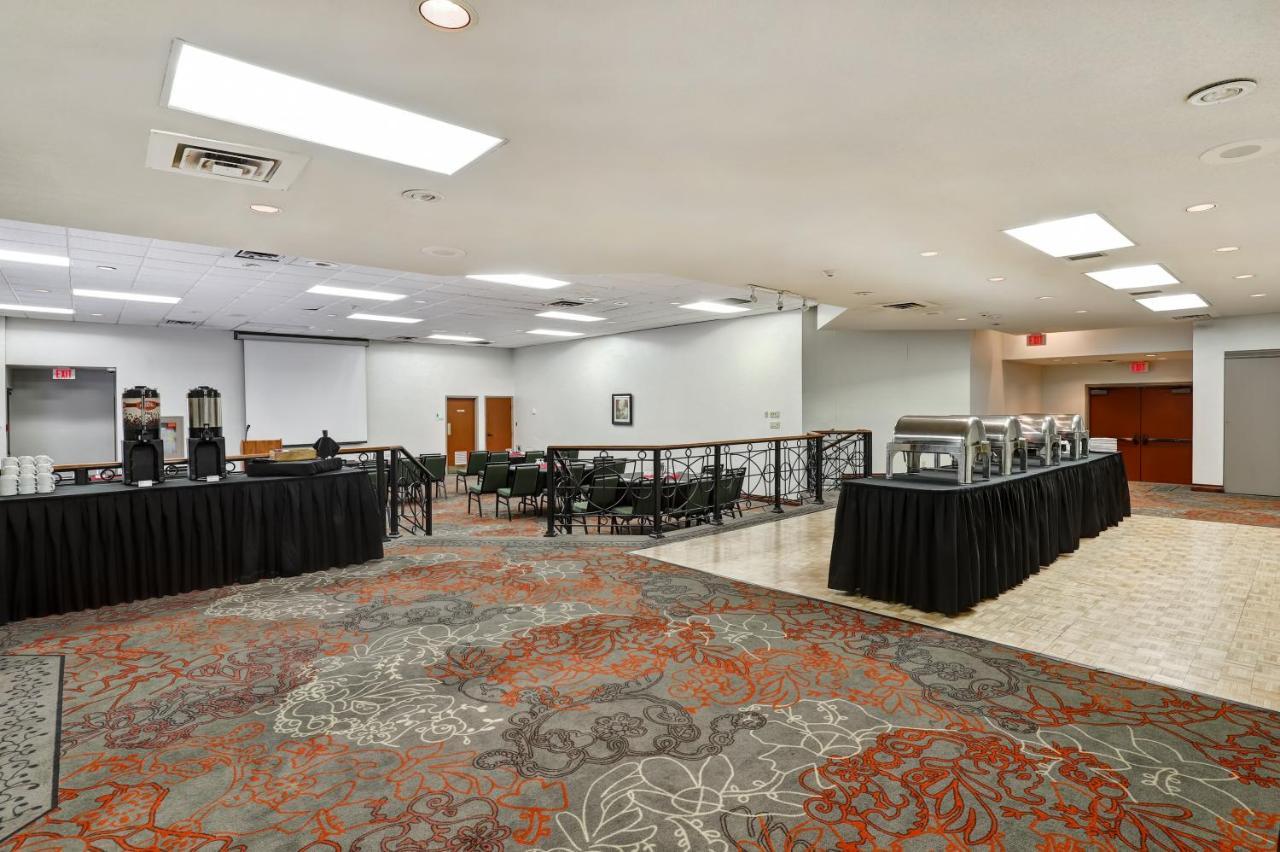 Holiday Inn Guelph Hotel & Conference Centre, An Ihg Hotel Esterno foto